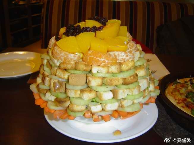 PizzaHut要卖？我想起了N年前去PizzaHut堆沙律的情景。必胜客要