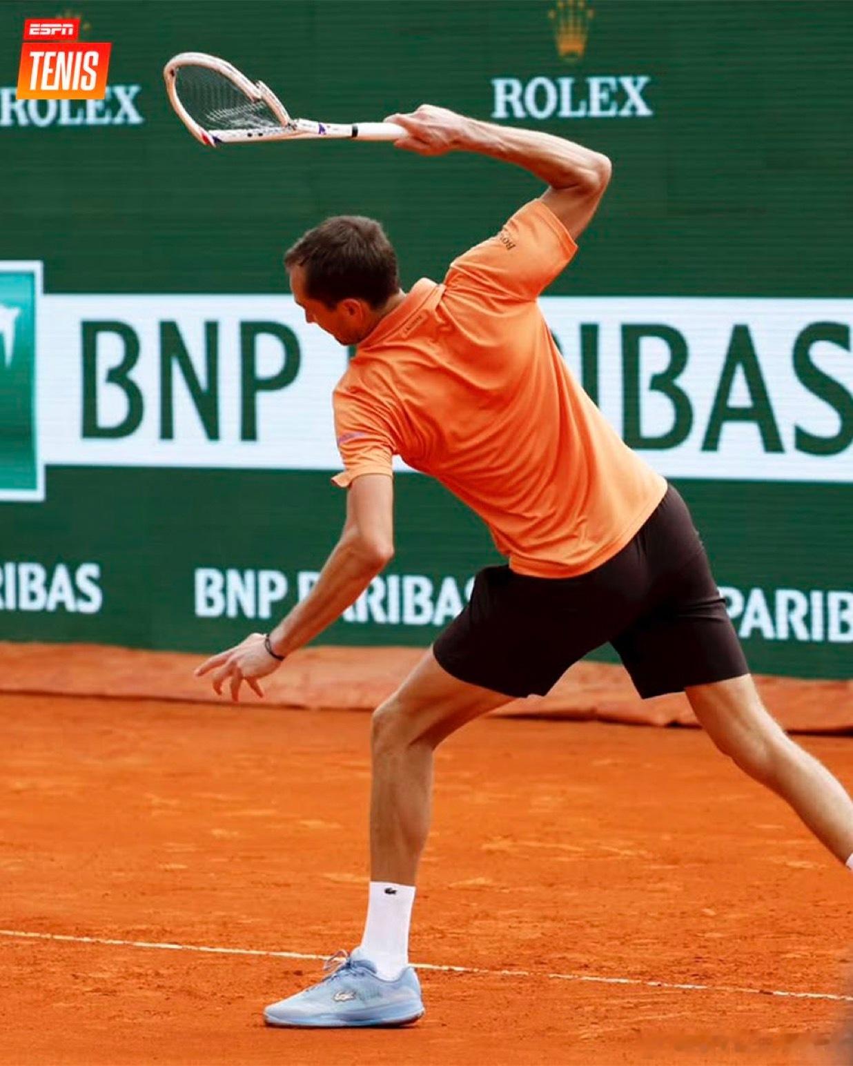 梅总🇷🇺要缴纳的巨额罚款！💸在蒙特卡洛大师赛首秀遭对手双6-0横扫出局后，