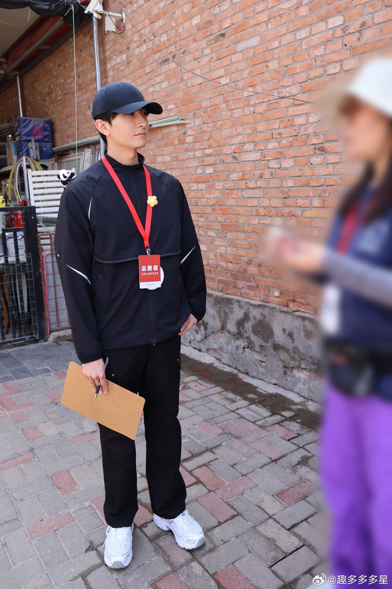 牛骏峰内娱首个开疗愈犬计划艺人牛哥这是要把"狗生赢家"进行到底啊！从流浪狗到疗愈
