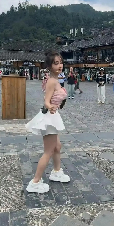 冯提莫怎么长得和之前又不一样了？她是不是又做了什么医美项目？换模样了？路