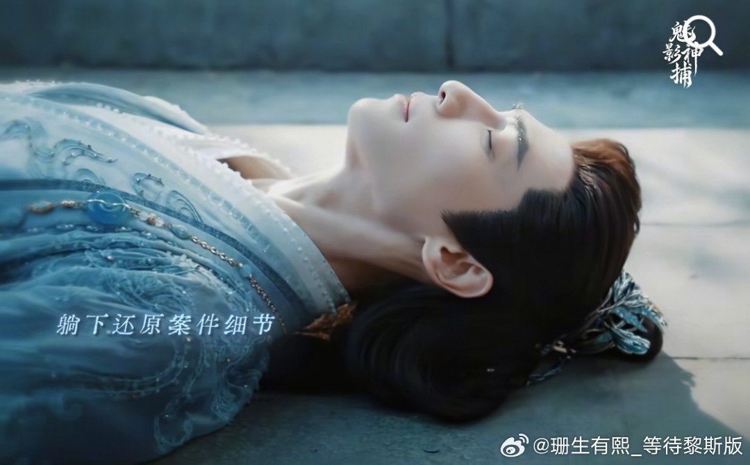 ⭐Get到一个新名词：【胸锁乳突肌】⭐圈重点：在健身圈和医学生圈里，是"网红肌肉"。体脂低或者脖子偏