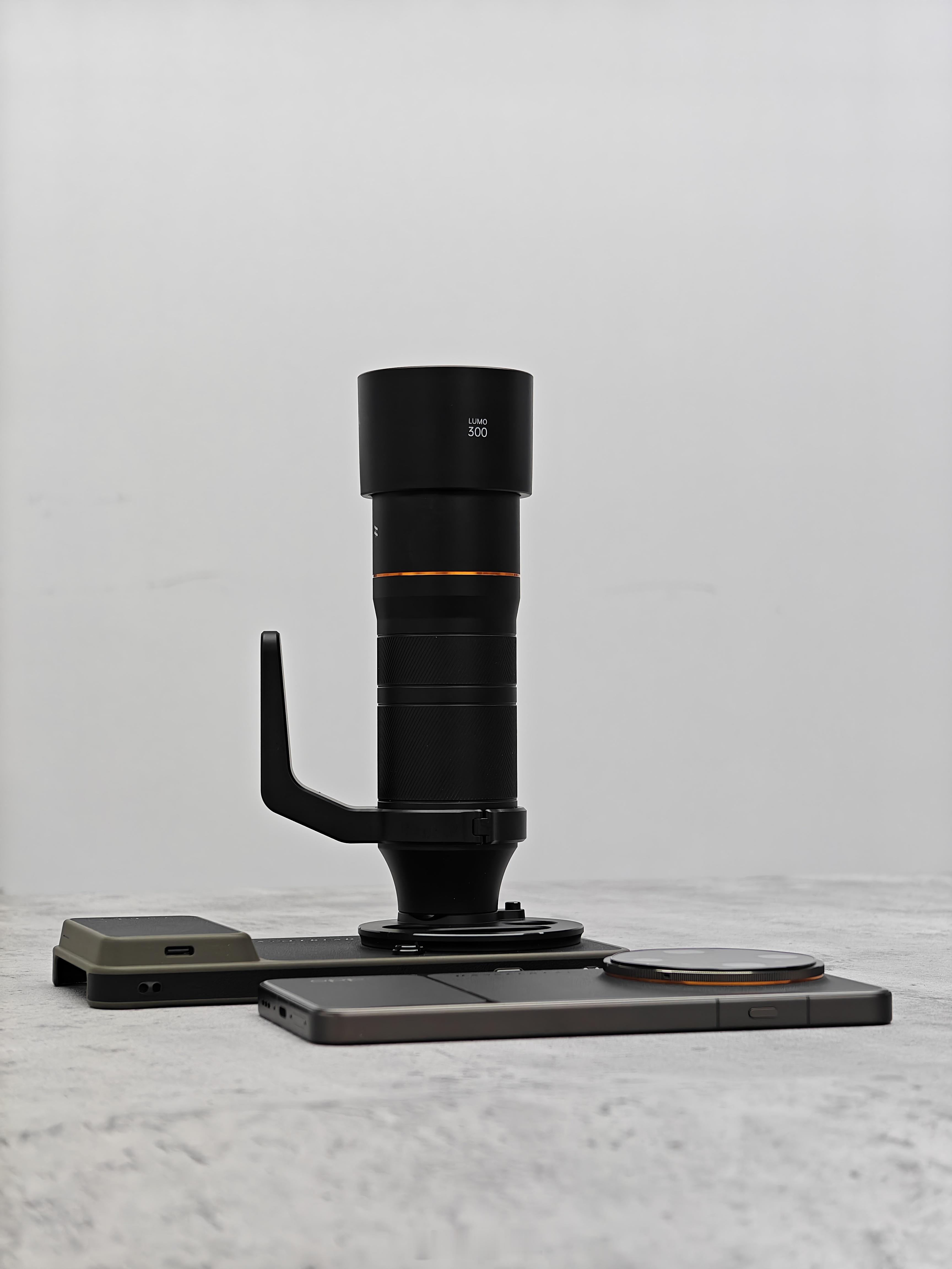 FindX9Ultra的摄影套装跟增距镜，这次增距镜是300mm，尺寸确实非