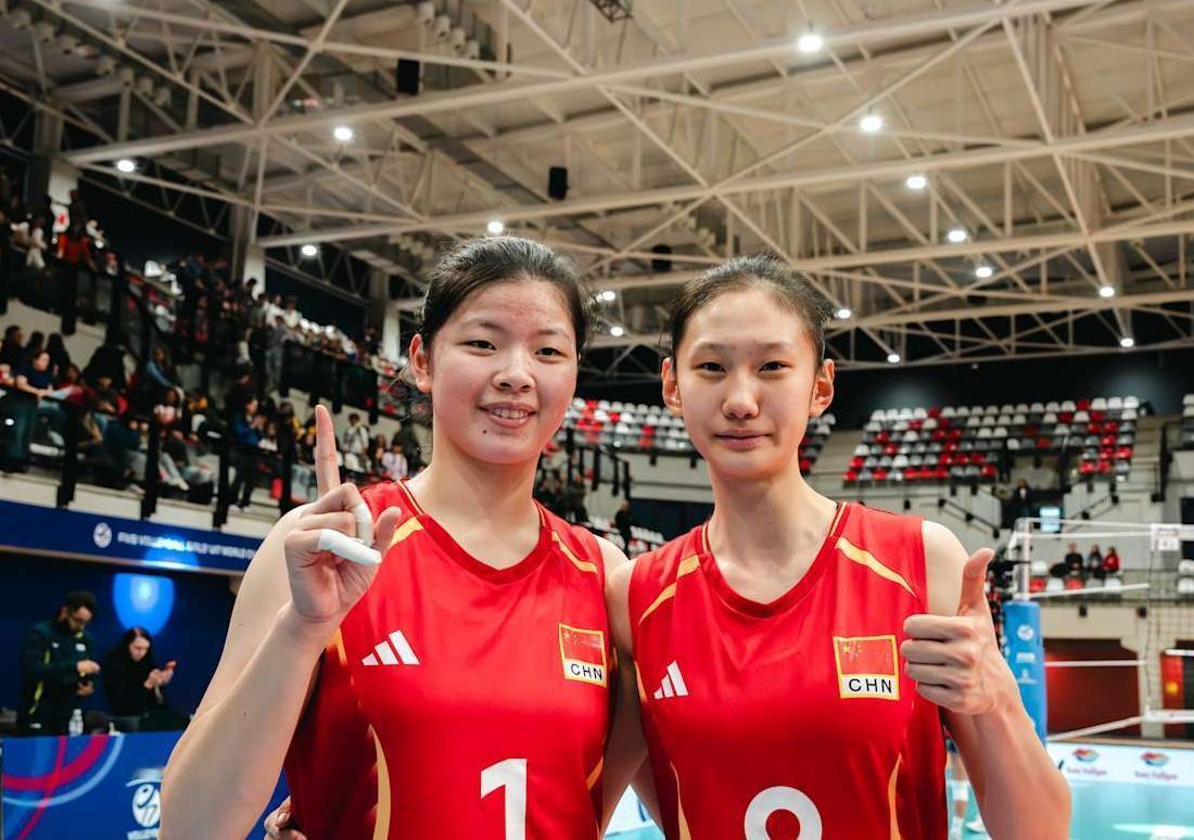 U17女排锦标赛上，中国队队内得分榜排名前两位的是副攻陈馨怡和赵雨涵。陈馨怡