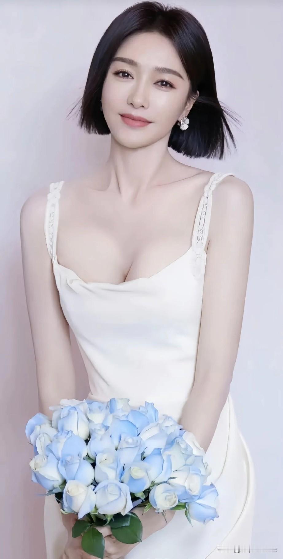 笑不活！秦岚自曝不洗脚、袜子攒两周，男友连夜跑路？家人们谁懂啊！秦岚这波自曝