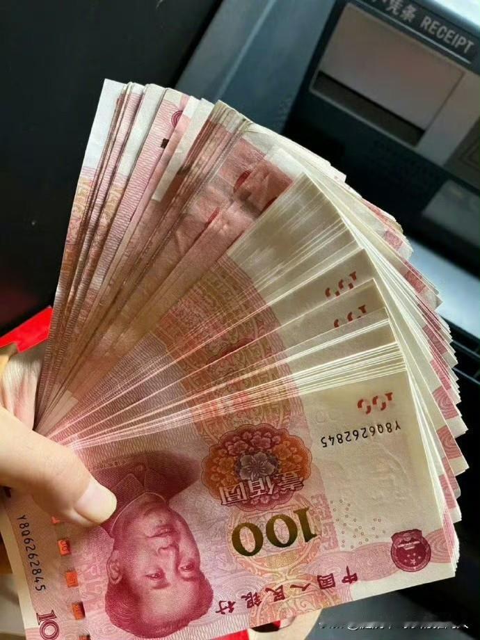 一觉醒来，金价就直接失控了！11月5日，一只58克金镯子，轻轻松松就要花6万