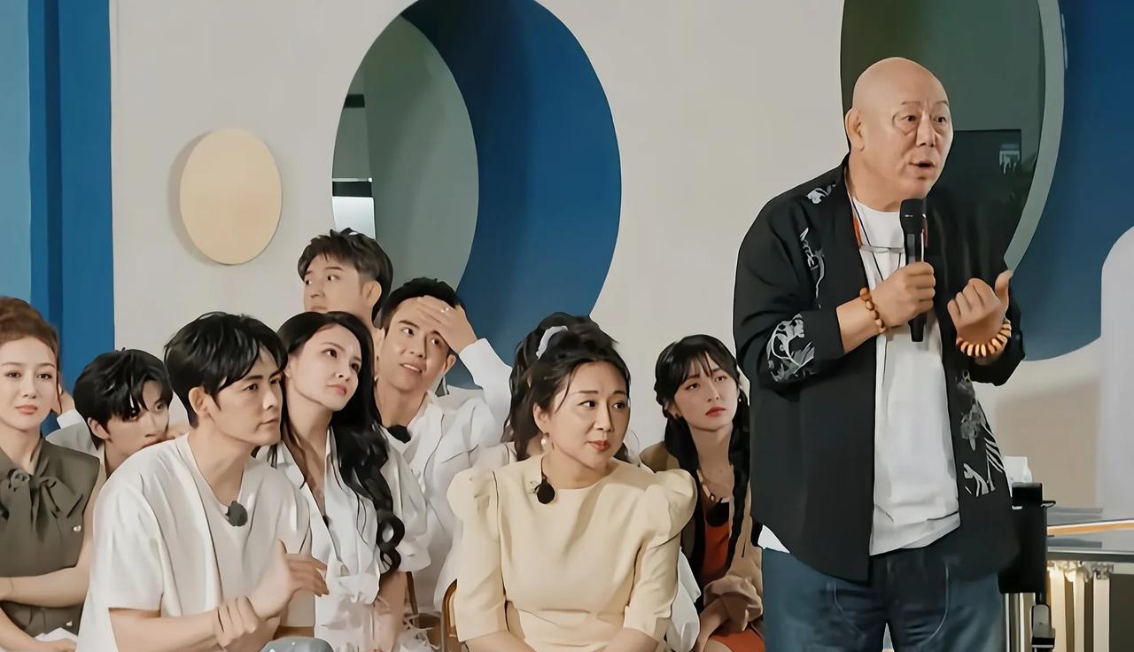 原来《西游记》里的白龙马是李成儒去买来的。李成儒在最新一期《无限超越班》节目里