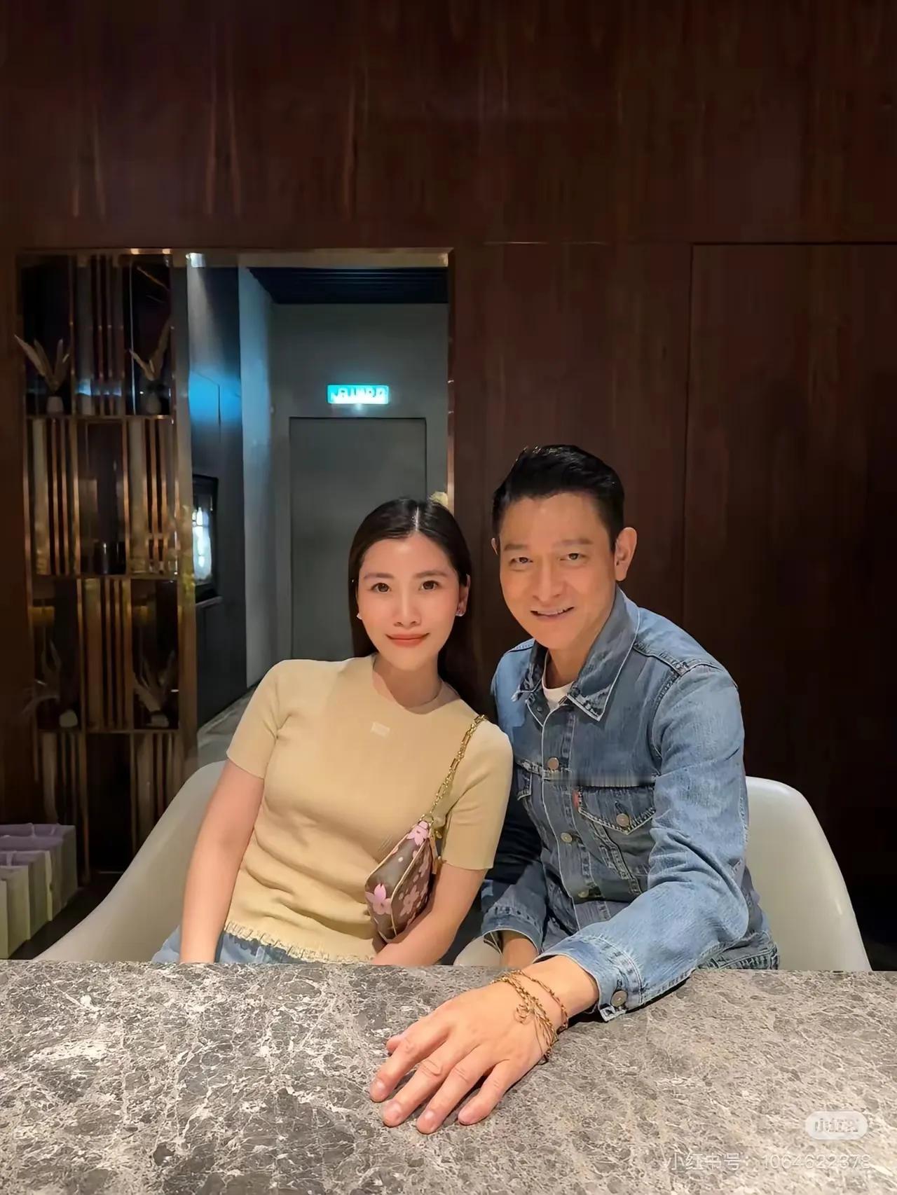 刘德华，到马来西亚见朱丽倩家人！朱丽倩表妹5月10日晒出姐姐朱丽倩和姐夫刘德