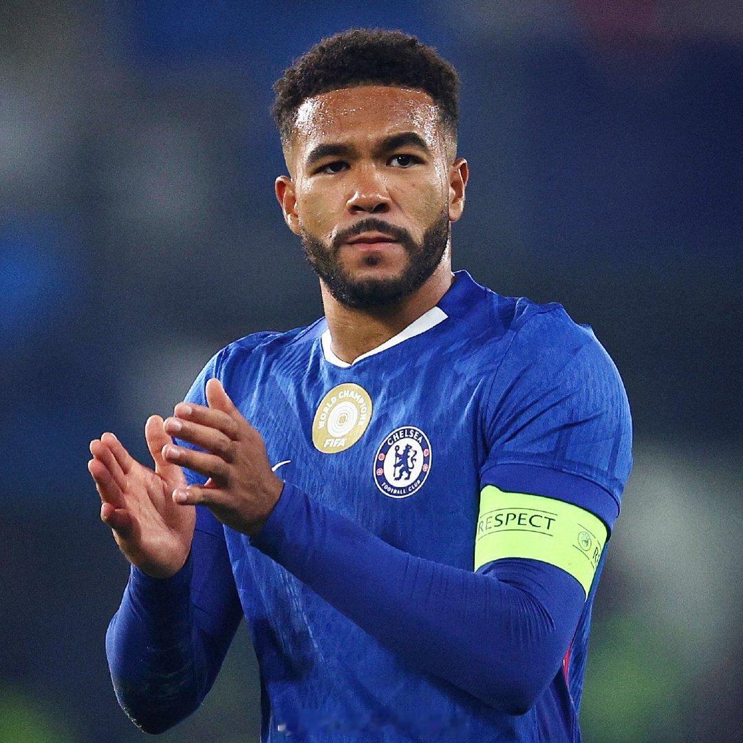 【英超詹皇】只要不受伤，26岁切尔西队长里斯-詹姆斯，绝对是一名世界级右后卫。根