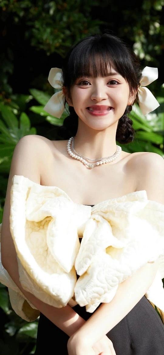 田曦薇跳了撒娇舞田曦薇跳撒娇舞也太甜啦！猫系灵动buff直接叠满，眨眼歪头的小模