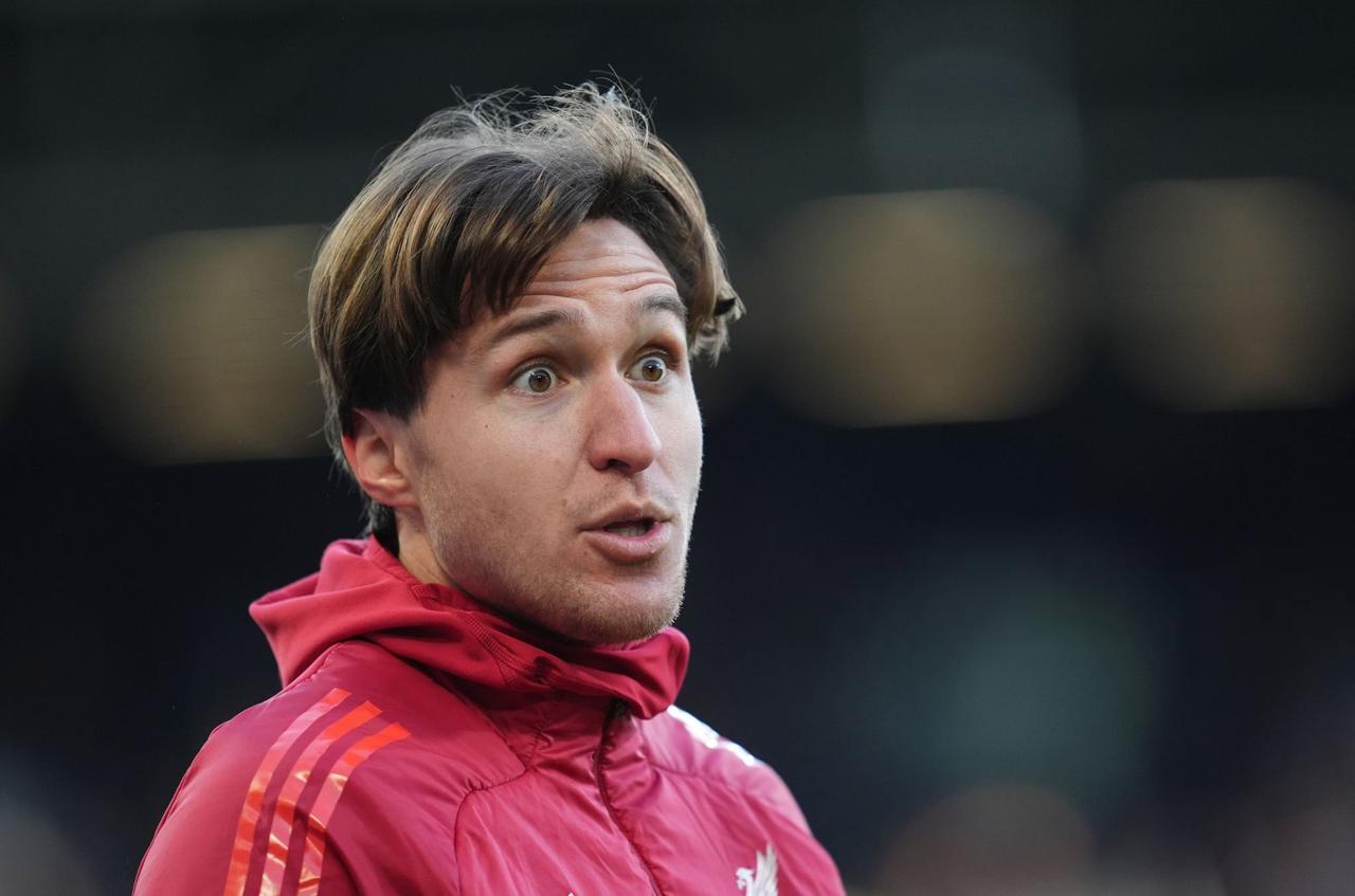 基耶萨回归的进度条开始启动了！罗马诺确认，尤文图斯正式联系了基耶萨，表示球队