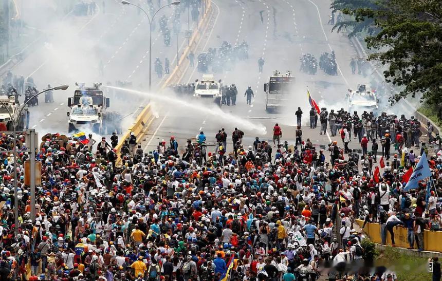 委内瑞拉经济确实起飞了！委内瑞拉三月份的通货膨胀飞到了649.5%，通俗一点