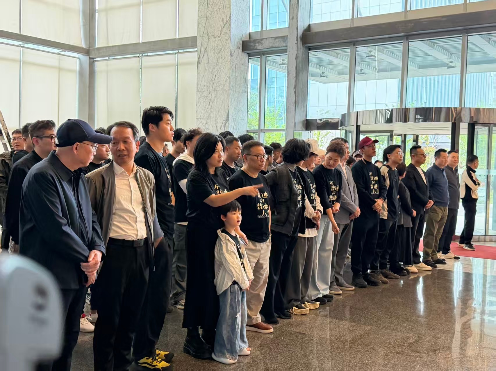 王子文孟鹤堂首搭演夫妻王子文孟鹤堂演夫妻从职场奔波到家庭琐事，王子文孟鹤堂演绎