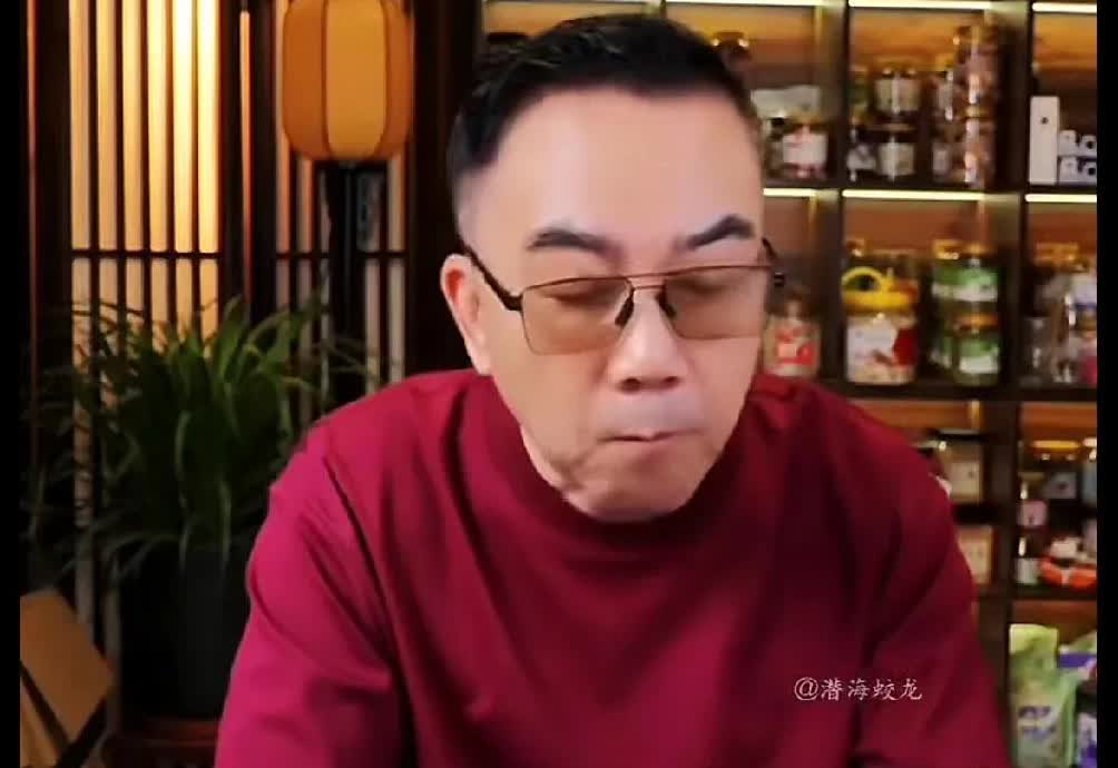 杨议铁粉帮哥给杨议提气，警告虎豹兄弟，你们俩别说大话，压寒气，称小虎小豹你俩背信