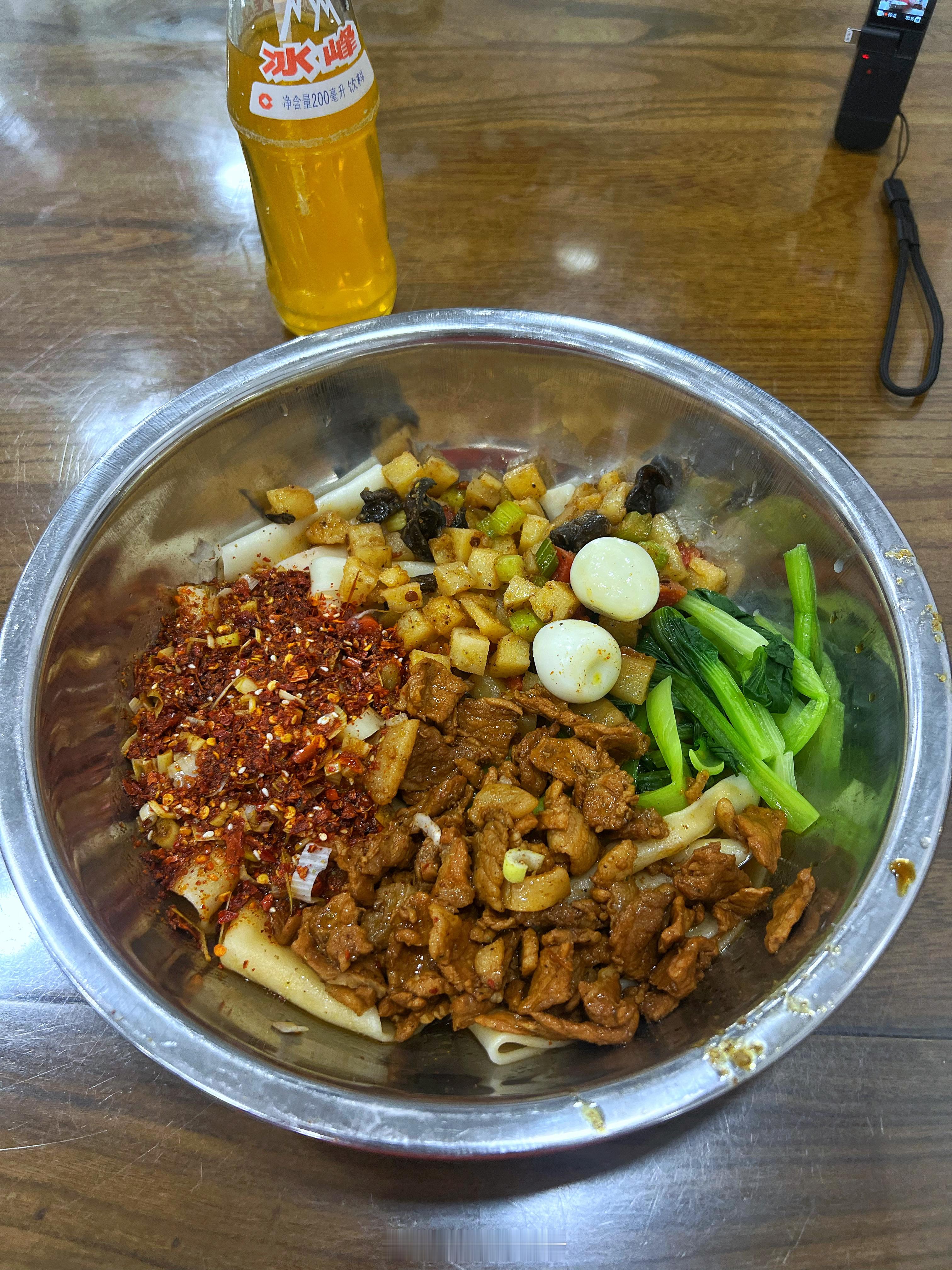 神奇。我在新疆一般2点睡觉，西安10点就开始困了。身体好乖啊。还有，西安顿顿晕碳
