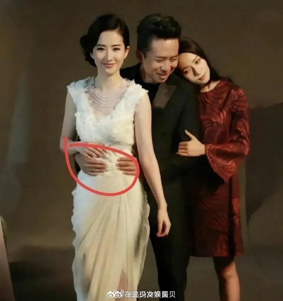 肯定是邓超说这样拍的，这个老顽童