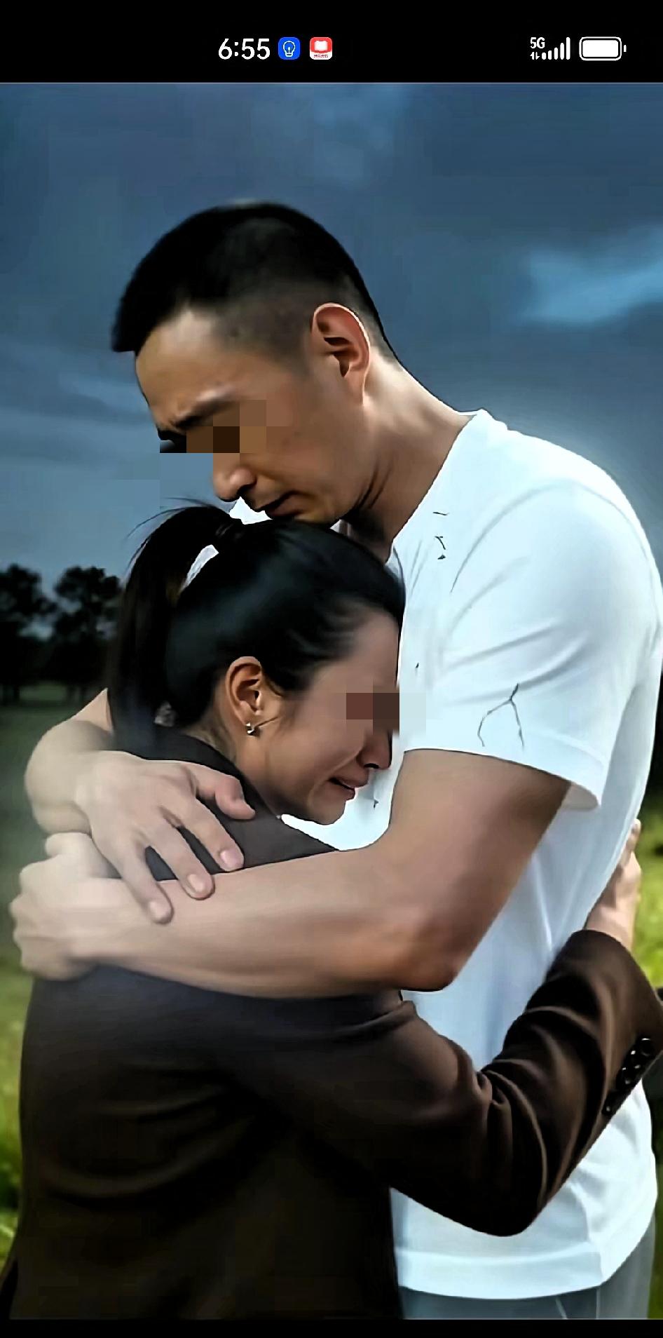 泪奔！丈夫去世一年后，妻子突然做梦梦见丈夫，梦里，丈夫轻轻抱住她，带着几分想念说