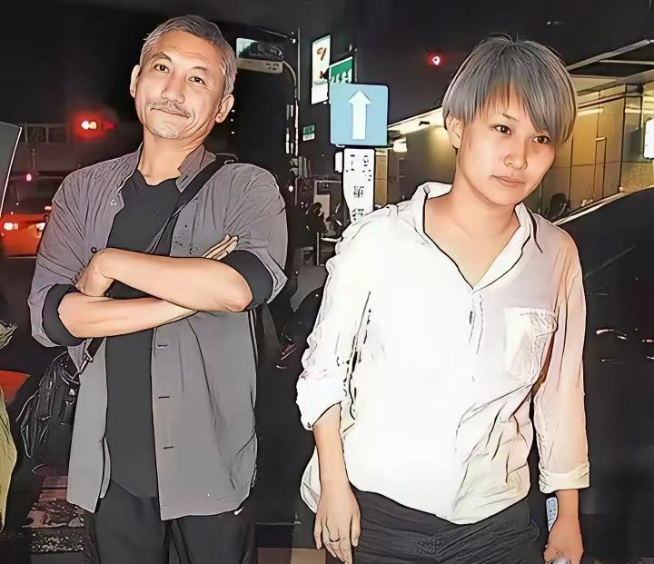徐克的助理乐乐无论是样貌、学识和才华都比不上施南生，甚至她也没有什么显赫的背景，