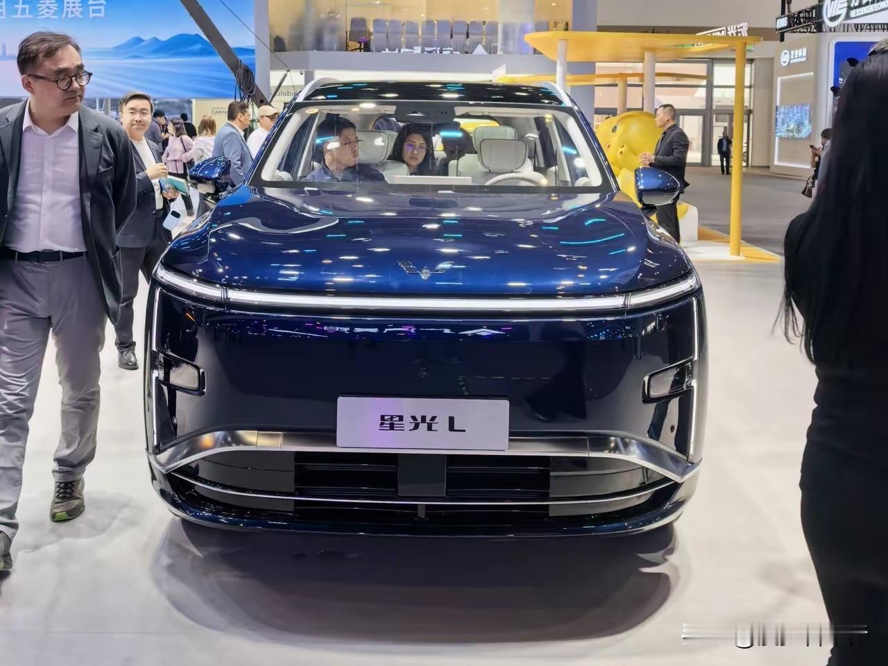 2026成都国际车展，工薪家庭也买得起的车：1、五菱星光L，10.98万起，10万级大六座SUV，空