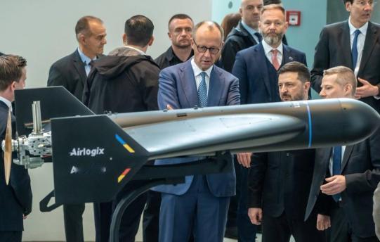 【当日照片。Merz和Zelenskyy视察打击神风无人机Anubis