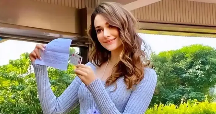 瑞莎：从体操运动员到家庭主妇的蜕变之路