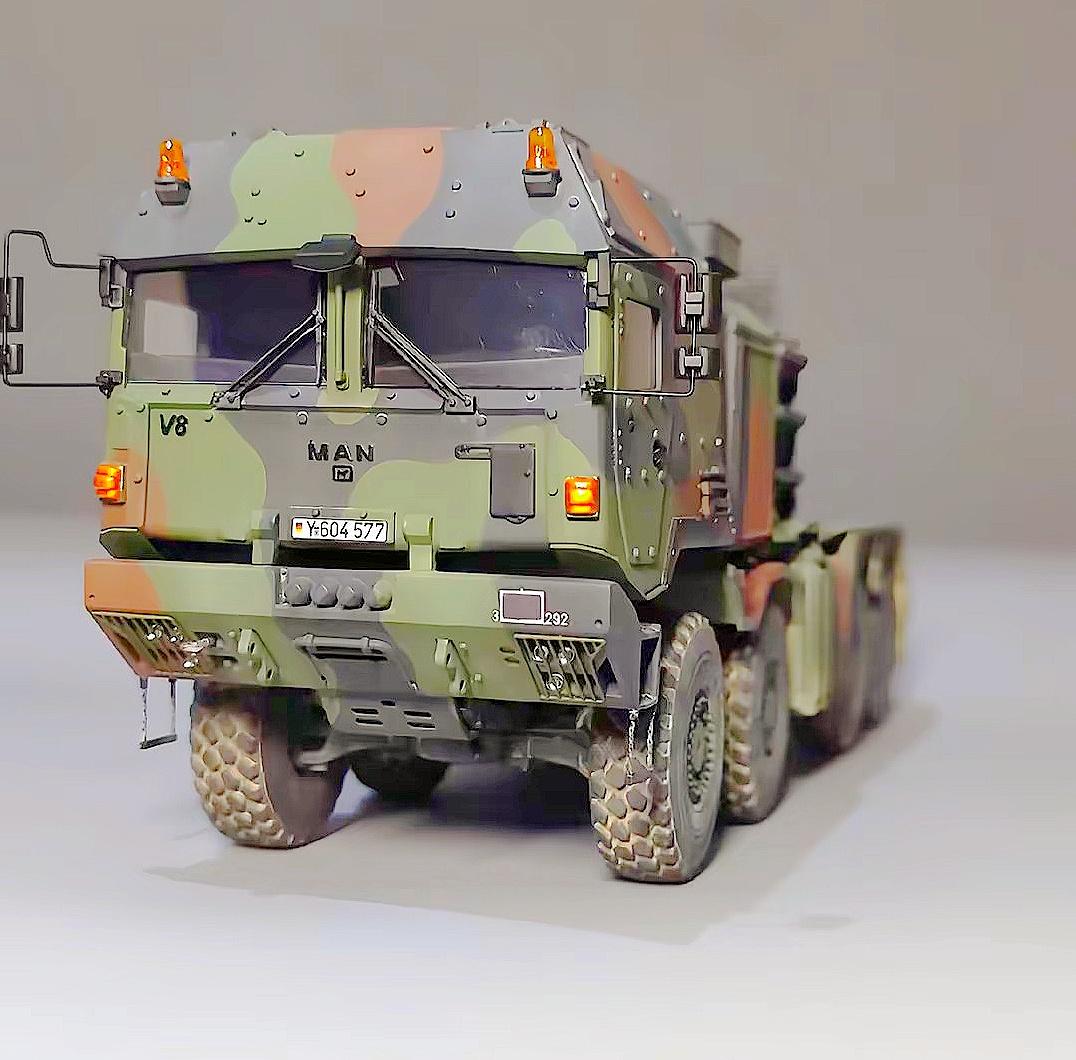 德国军用卡车。HX81猛犸象重型军用半挂拖车，这种大卡车可不是一般的大...