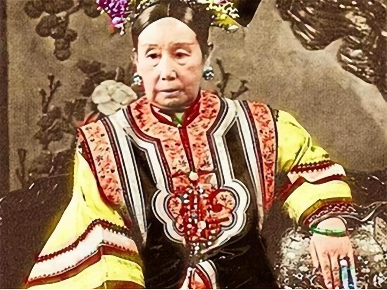 1869年，太监安德海被杀，慈禧怒喝：“敢动我的人，活腻了吗？”然而，当听到安德