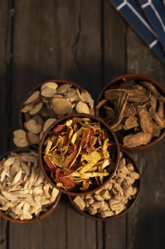 8味中药补身，坚持一月，气血足了人也精神很多人年纪不大却总疲惫乏力、脸色差