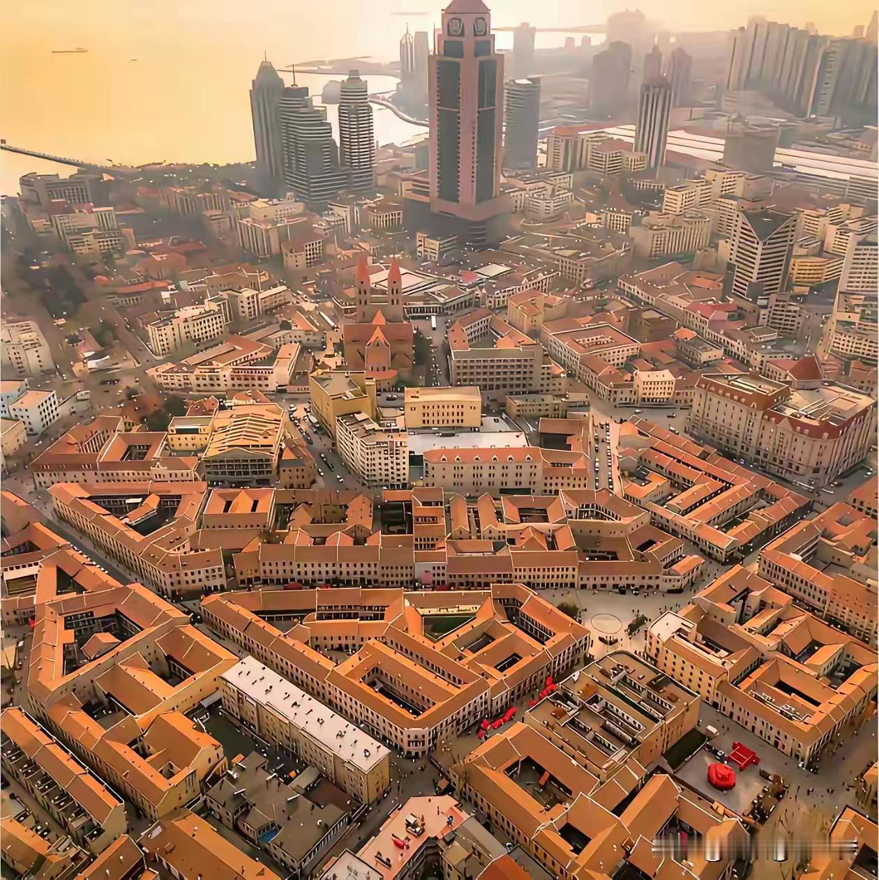 青岛这个地方如果是是没有那几幢高楼，是不是觉得自己完全的已经置身于欧洲了，这个地