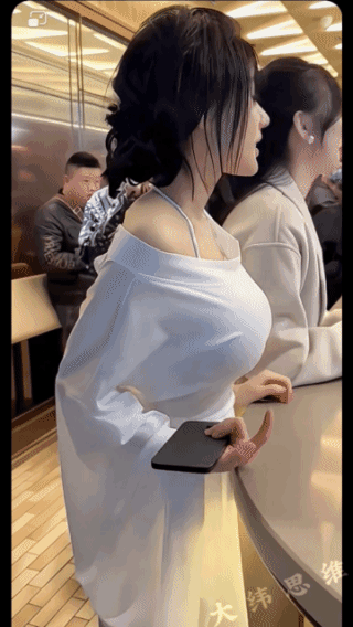 “曲别针”勾住的衣服！