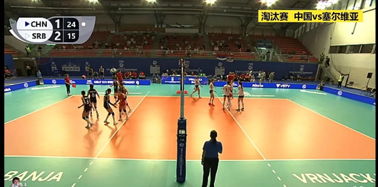 一场险胜揪出三个“水货”！U19中国女排给熬夜球迷奉献了一场狗血剧情般的比赛。