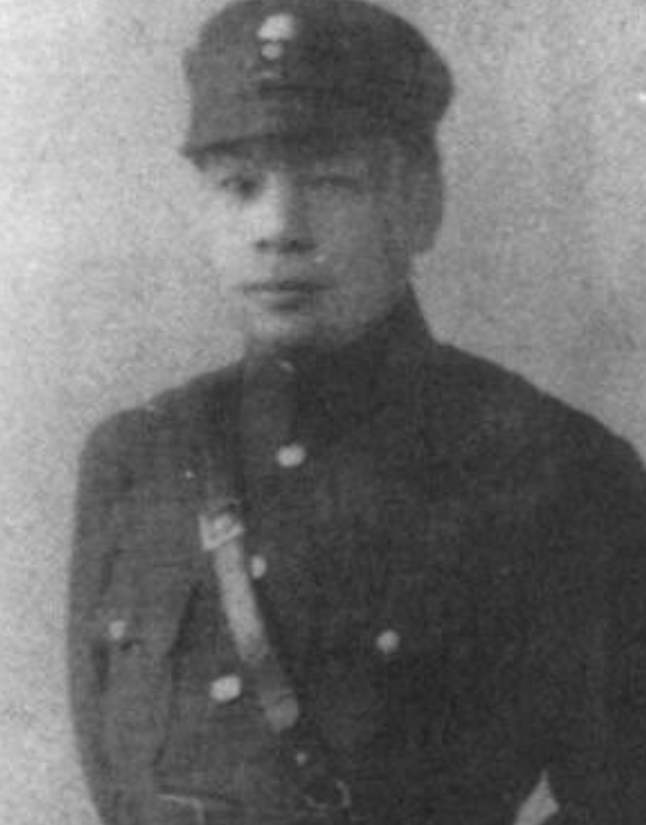 1949年，特务头子毛森将全体警员集中起来，吼道，你们谁是地下党，我很清楚，最好