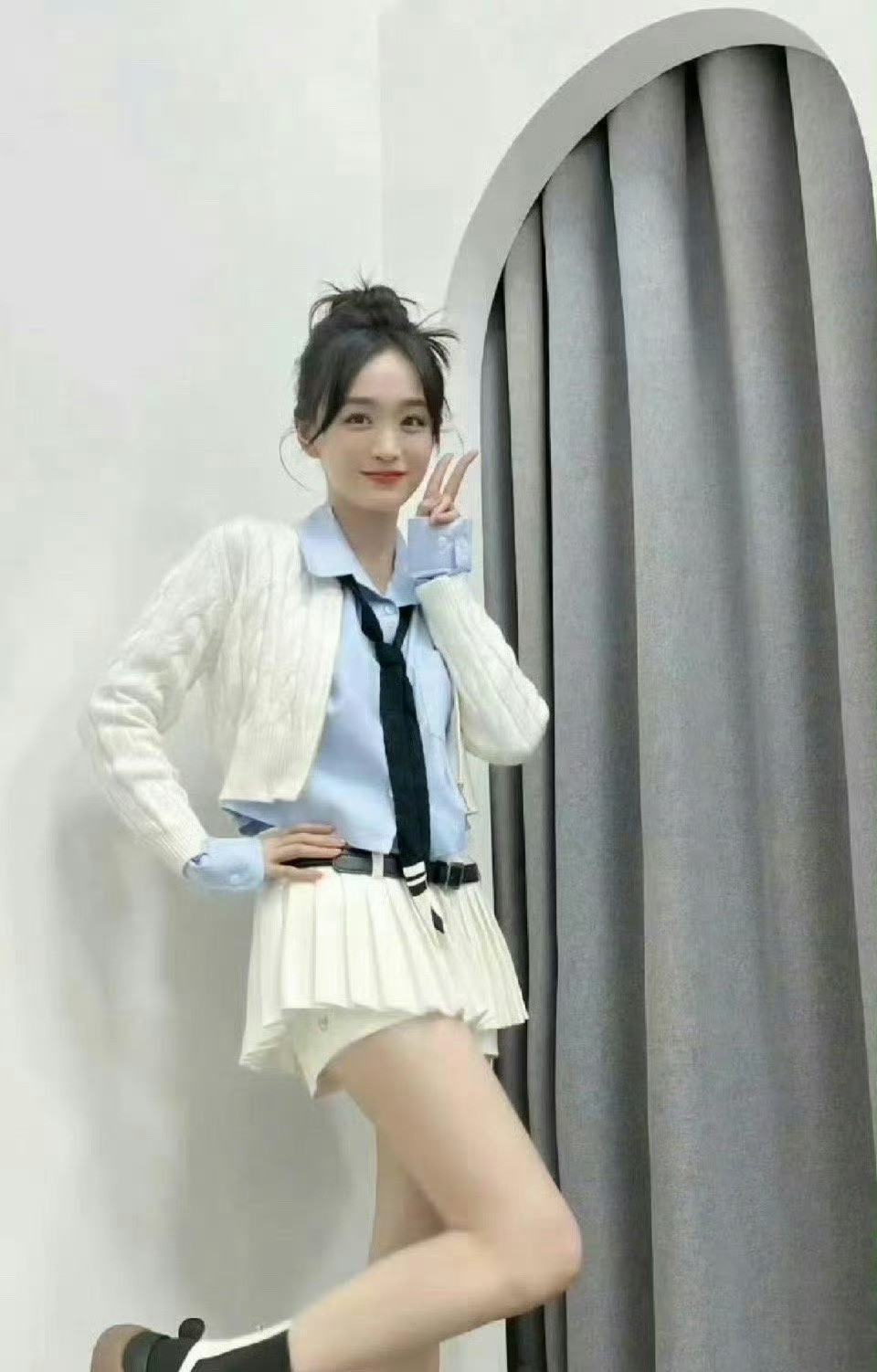 终于看懂了什么是真正的幼态脸原来何泓姗和张雨绮是同龄人这种冲击不亚于郭德纲和