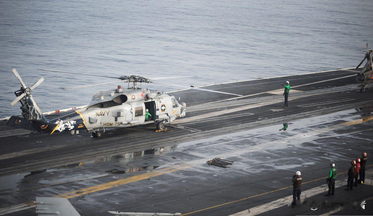 美国人亏大了，五角大楼报告称，尼米兹号航空母舰的AUG坠毁了一架F/A-18舰载