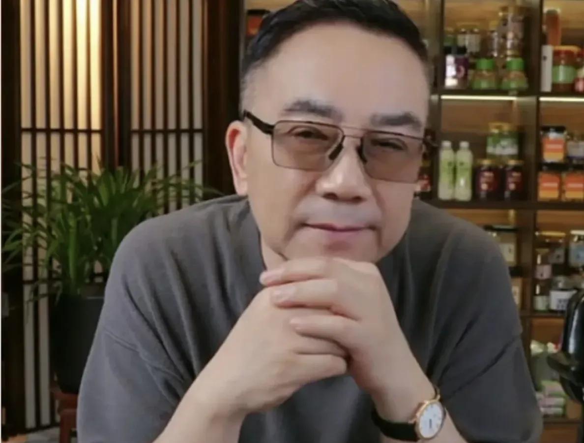 三千万新戏被禁播？杨议直播间哭诉，为什么要选择卖货，实在是不得已而为之。突然发