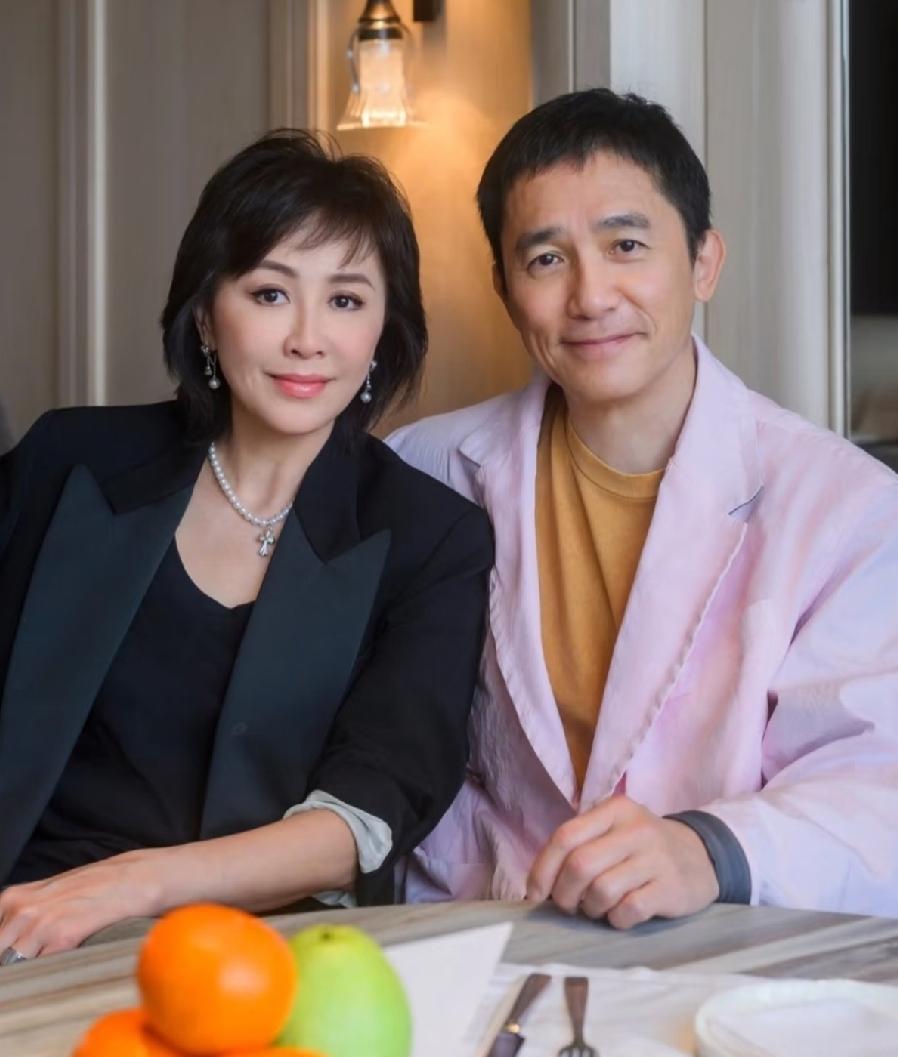 看完《功夫女足》，谁能不感慨刘嘉玲的人生？影片里她客串峨眉师太，戏份不多却气场