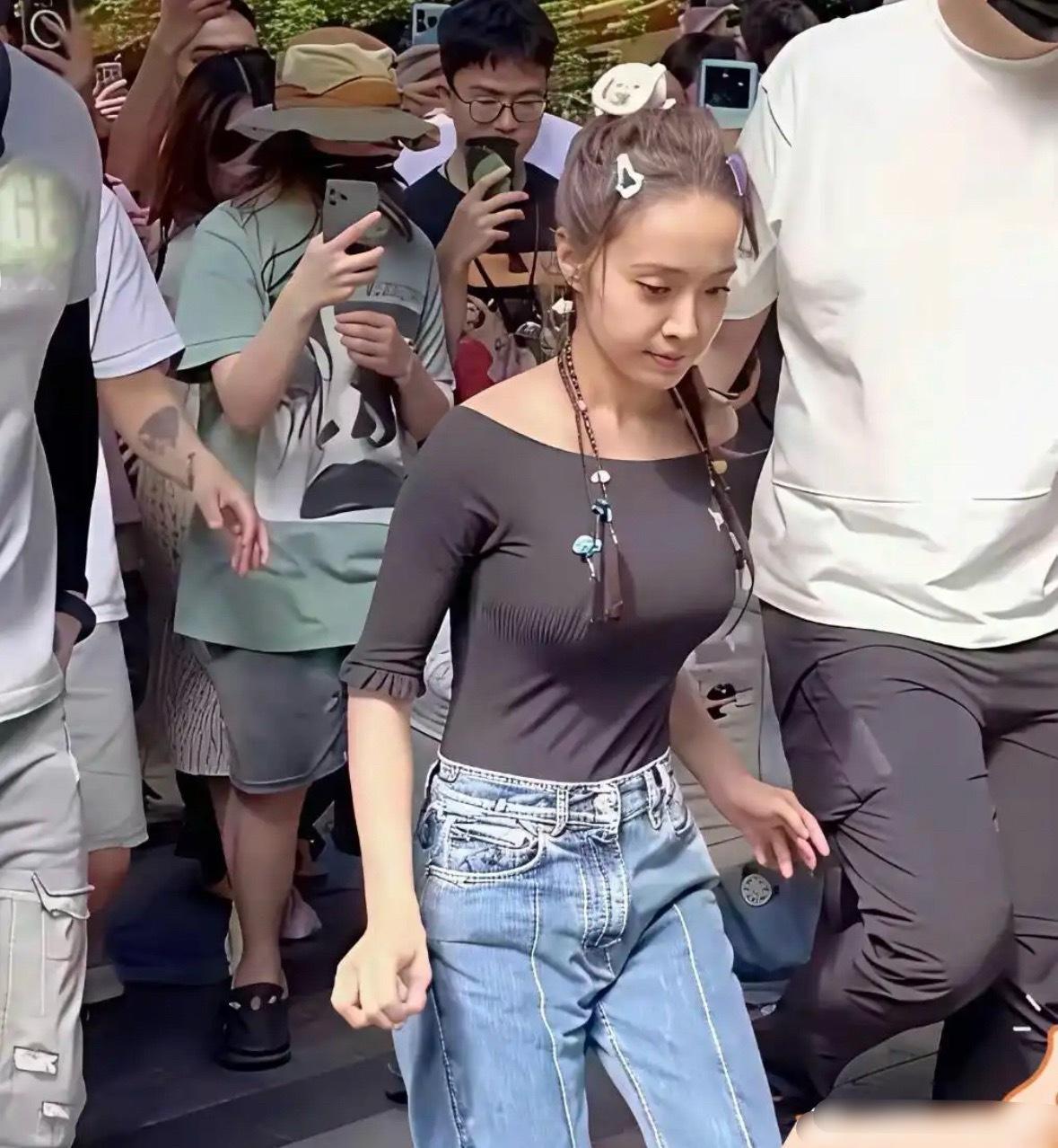 线下偶遇蔡依林，说周杰伦不后悔我是不信的