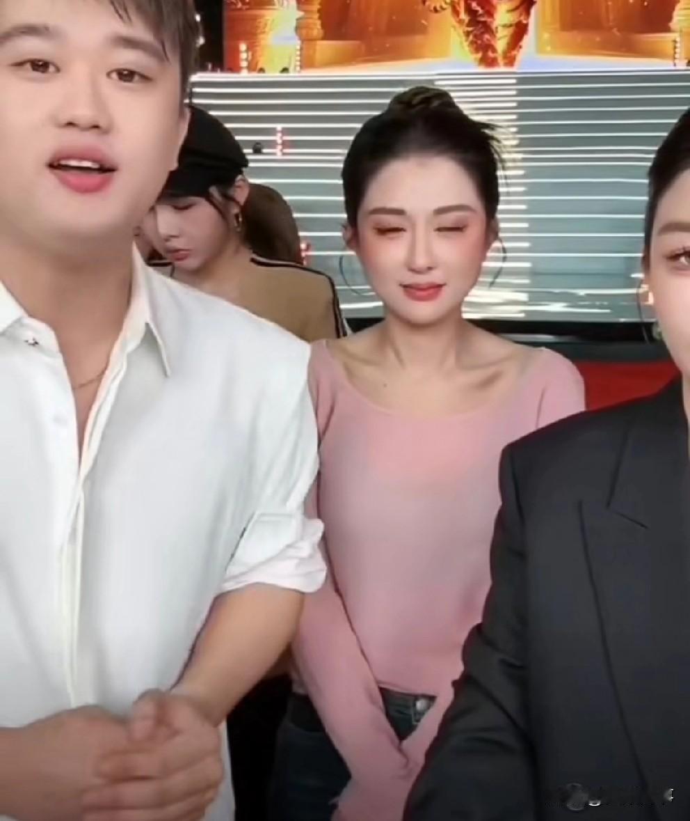 赵梦澈宣布辛选主播现在都是自己当老板，公司只收服务费！