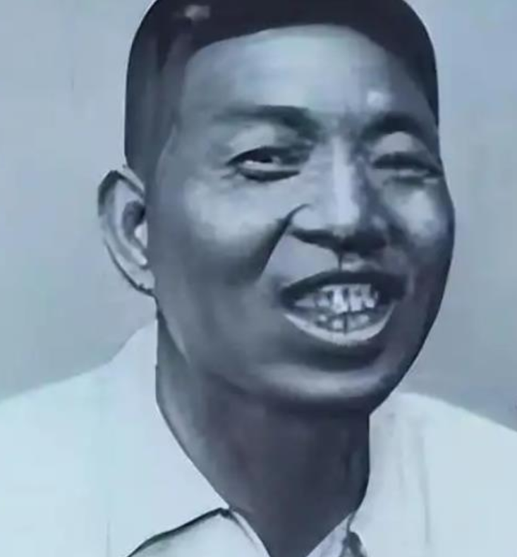 1951年，军统特务佟荣功落网，面对审讯，他说曾在西安潜伏过，审讯人员一惊，连忙