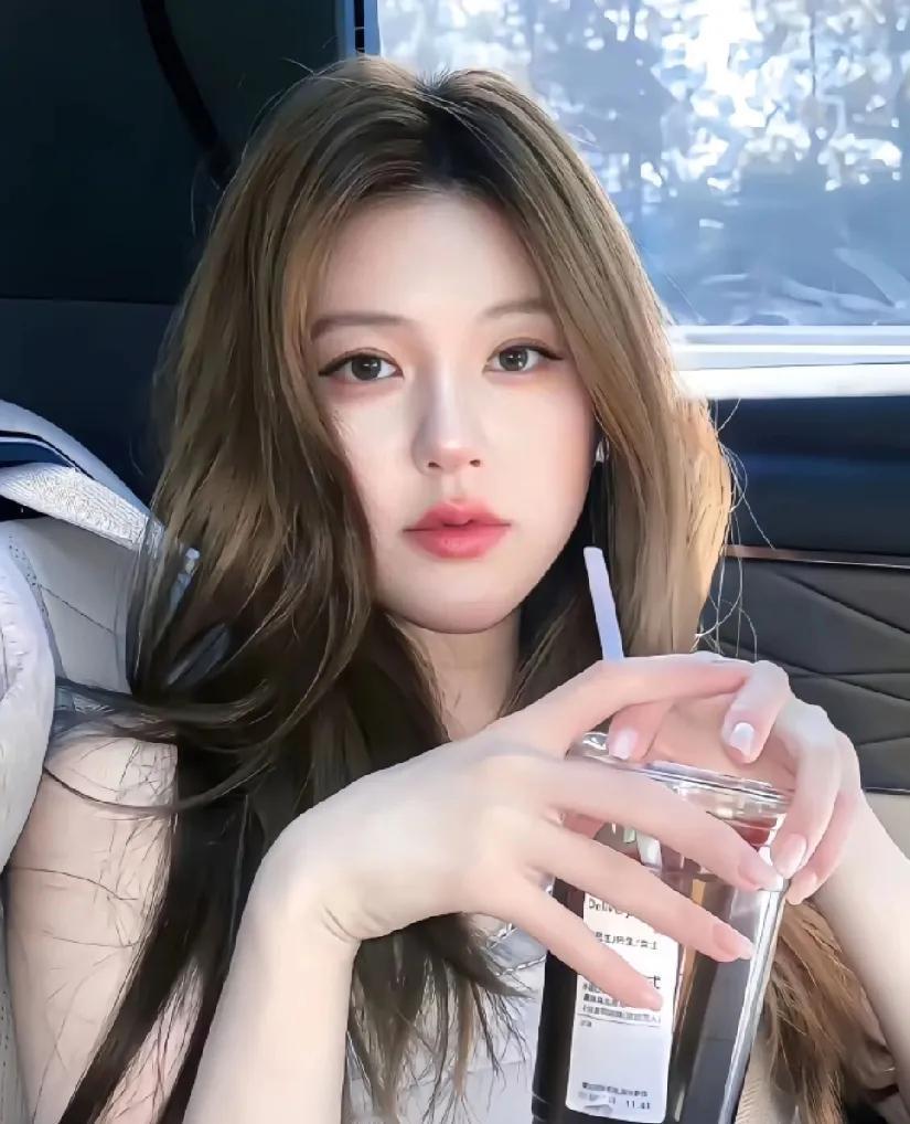 赵露思第二首新歌上线了，放出即登顶，10分钟收藏就已过万！连续两首歌还全都进了