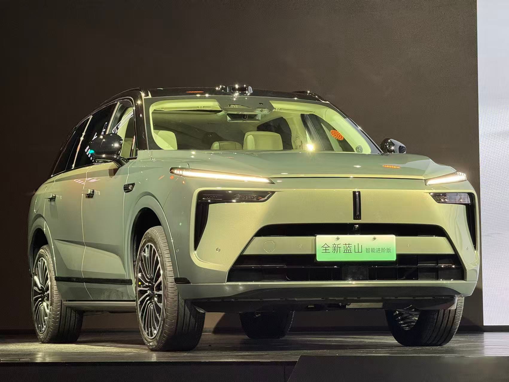 27.58-30.28万的魏牌蓝山香不香？价格还是比预期的低了1万，一共三个配置