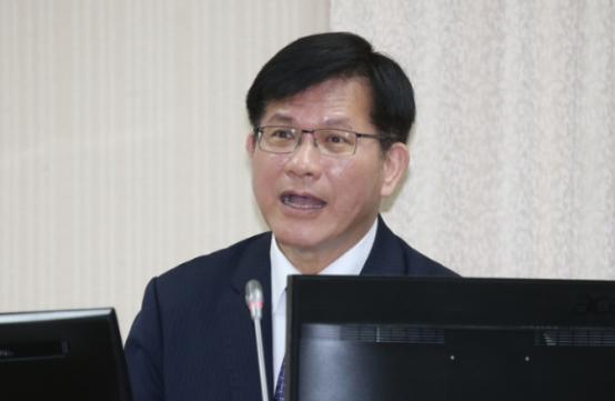 没想到中方出手这么重。美方允许台当局外事部门负责人林佳龙在联合国大会期间窜访纽约