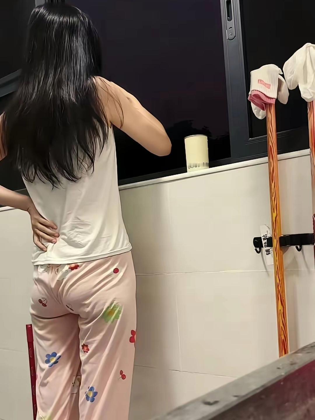 受不了了，谁有这么懒的妹妹，生活规律跟你全部反着来