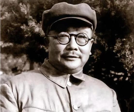 1949年，李克农走进毛主席房间，看见一物后，瞬间脸色大变，扭身冲向寺庙，要不是