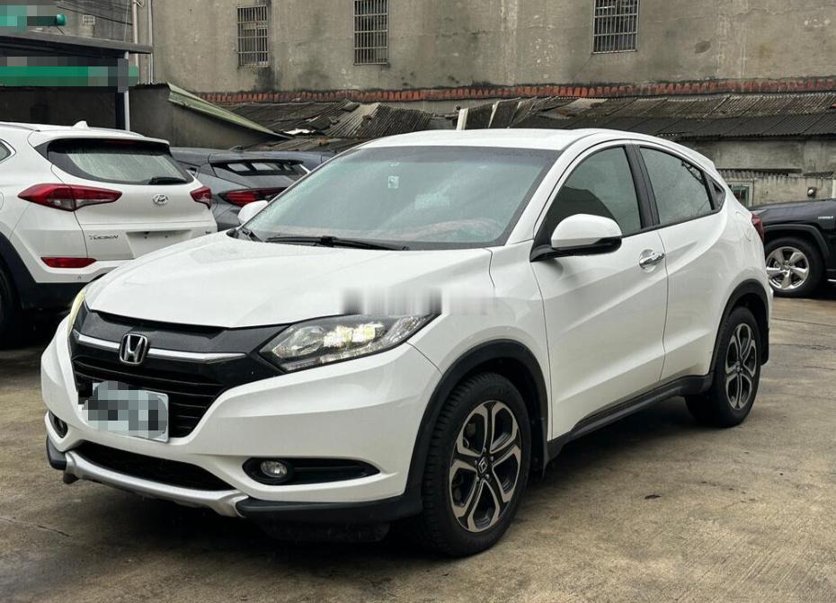 台湾省本田HRV，但是这车看着像是XRV啊~~~这车是2016年在台湾省上的牌，