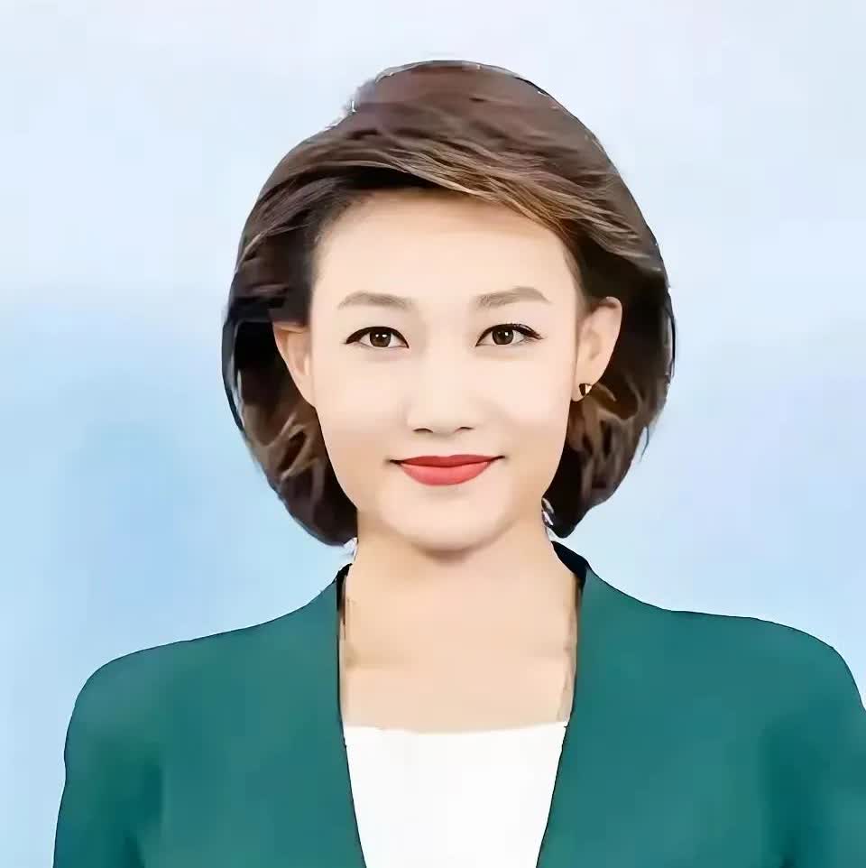 李梓萌的家庭关系。李梓萌，出生于辽宁沈阳的女孩儿，是家里独生女。父亲是清华大学毕