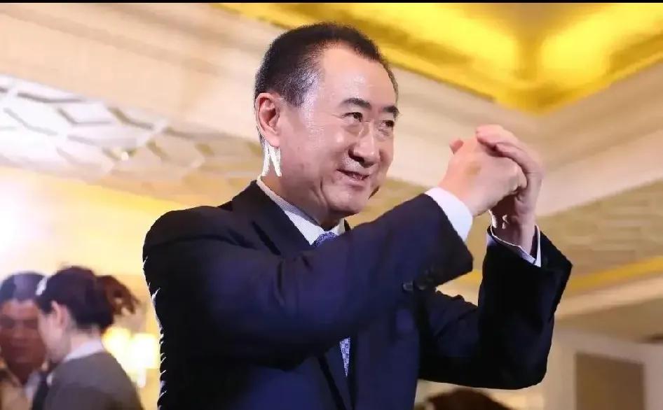 中国的首富开始断臂求生曾经的中国首富，到底有多少债务，还能不能还完，最近万达广