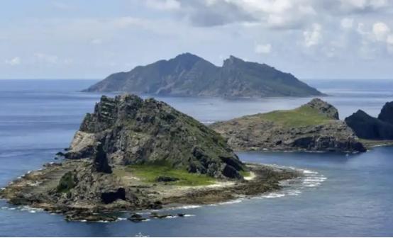 我方海警舰炮钓鱼岛就位！台湾当局见状，劝了我们一句话。钓鱼岛海域那几艘中国海警船