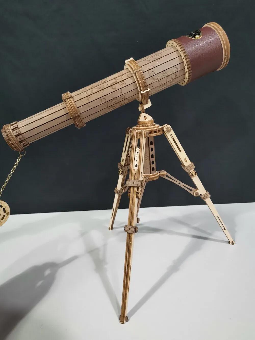 1月26日，一媒体报道，广东省揭阳市一10岁小男孩，凭借自制的天文望远镜，可以清