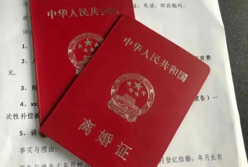 “养不到头了！”上海，一男子6年前与妻子协议离婚，16岁女儿归妻子抚养。此外二人