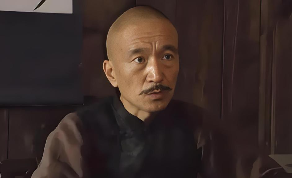 刘锡朋的名字很多人大概没听说过，他是刘墉的养子。理论上来说，作为刘墉的养子，靠